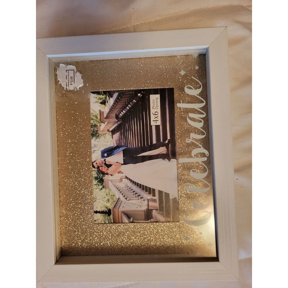 Celebrate Photo Frame‎ Gold glitter mat for 4x6 photo Wedding, Prom, etc - Picture 2 of 5